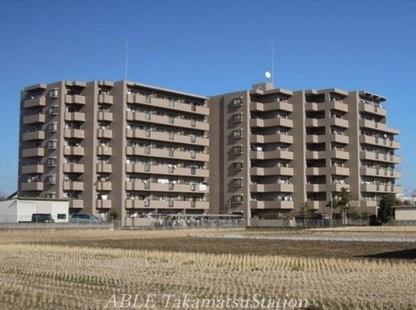 サーパス仏生山の物件外観写真